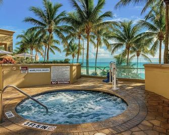 Singer Island Palm Beach Marriott: 2 Bdrm/2 Bath Condo +resort Access 14th Floor - Riviera Beach - Pool