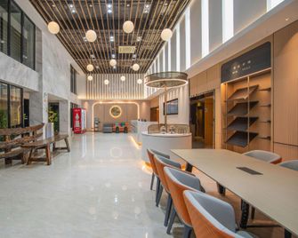 Beihai Weizhou Island Wanjiadenghuo Inn - Beihai - Lobby