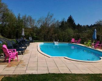 Puy Rond Camping - Bressuire - Piscine