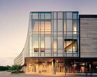 Schulich Hotel & Conference Centre - Toronto - Building