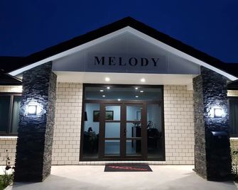 Melody - Distretto di Gore - Edificio