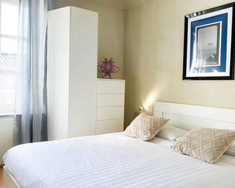 Comecasa San Secondo White - Asti - Habitación