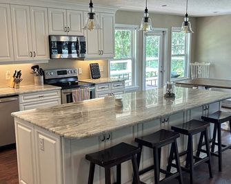 Woodmar Vacation Home - Weirsdale - Kitchen