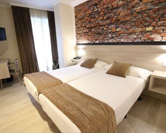 Hotel Alda San Carlos - סנטיאגו דה קומפוסטלה - חדר שינה