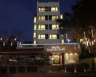 Hotel Royal Garden - Bombay - Edificio