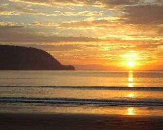 HikersOnly Hostel and Hotel - Lucknow - Beach