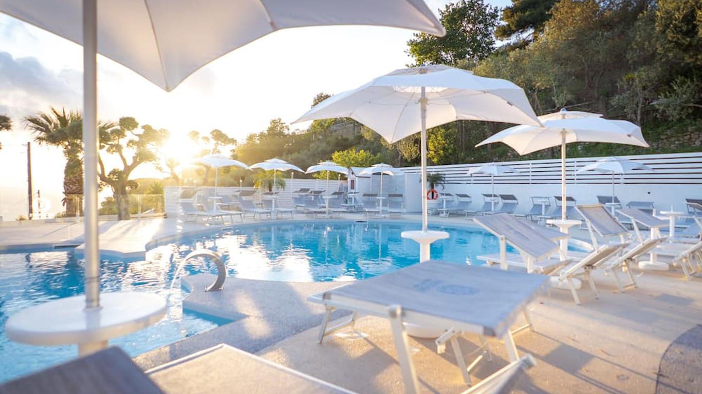 Relais Freedom Club