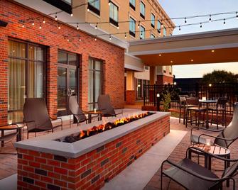Courtyard by Marriott LaGrange - La Grange - Patio