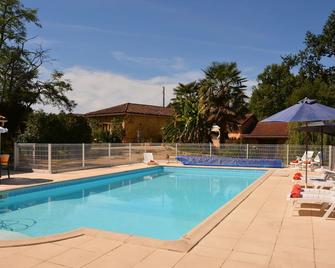 Traditional villa with pool - Estang - Piscina