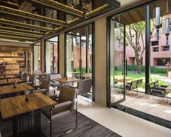 كروس تشيانج ماي ريفرسايد - شيانج ماي - مطعم