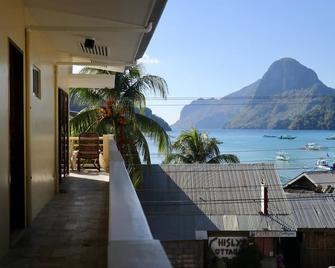 Rosanna's Pension - El Nido - Balcony
