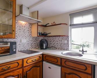 The Cottage - Sudbury - Kitchen