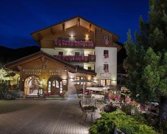Hotel Cervo - Livigno - Building