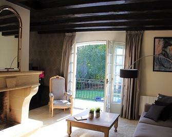 Cocooning by Rés. Les Frugères with heated pool and hottub - Cognac - Living room