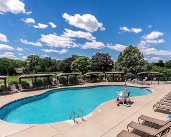Briarwood Serenity At Abbey Springs - Quiet 4 Bdr - Fontana-On-Geneva Lake - Piscina