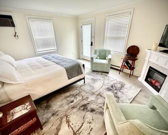 The Homestead - Madison - Bedroom