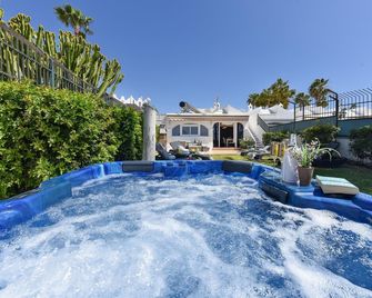 The Secret Garden Holiday Home - Maspalomas - Piscina