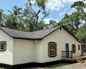 Completely renovated unit 3 - Tallahassee - Building