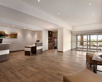 Fairfield Inn & Suites by Marriott Airdrie - Airdrie - Receptie