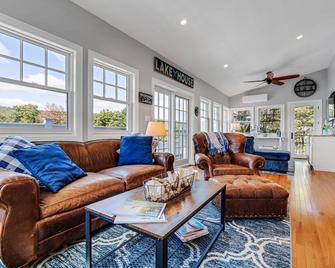 Lakefront Retreat: Hot Tub, Game Room, Multi-Level Patios & Stunning Views! - West Milford - Living room