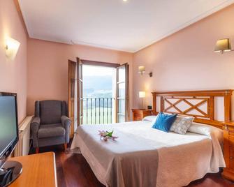 Hotel Puerta del Oriente - Tresgrandas - Habitación