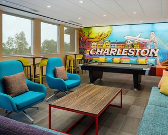 TRU by Hilton Charleston Airport - North Charleston - Lobby