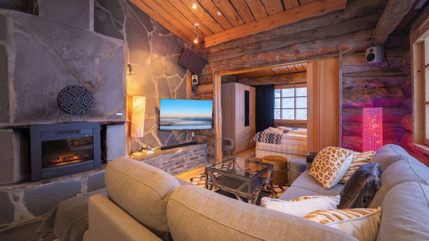 Kuukkeli Log Houses Teerenpesä