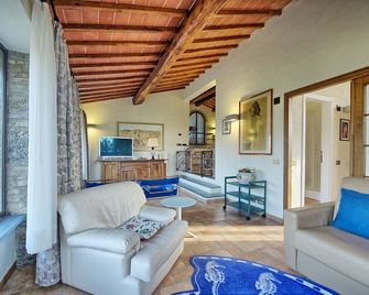 Poggiluglio by PosarelliVillas - San Gimignano - Sala de estar