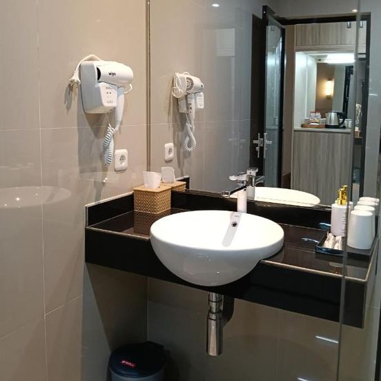 Sunflower Hotel Syariah near Juanda Airport image 1