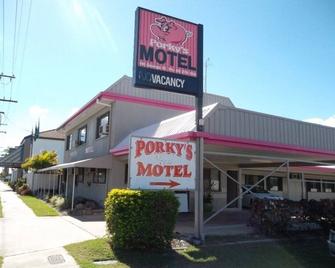 Porky's Motel Rockhampton - Rockhampton - Building