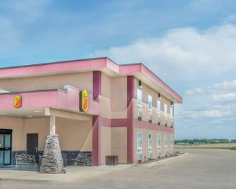 Super 8 by Wyndham Innisfail - Innisfail - Building