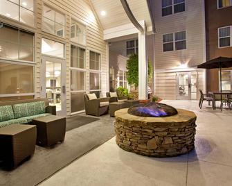 Residence Inn by Marriott Jackson Ridgeland - Ridgeland - Патіо