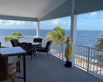 Big Pine Key Waterfront Home: Boating, Sunrises, Sunsets; Relax in Paradise! - Big Pine Key - Balcone