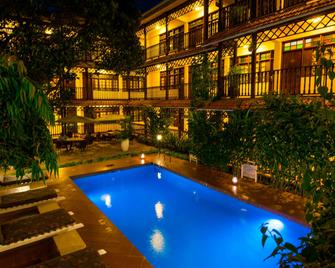 Protea Hotel by Marriott Dar es Salaam Courtyard - Dar Es Salaam - Pool