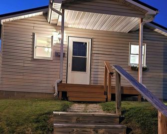 Cozy 2 bedroom house in charming Circleville - Circleville - Gebäude