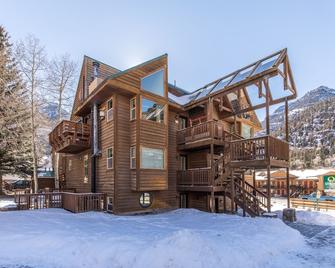 Cozy Remodeled Condo- Walk to Downtown & the River - Beautiful Mountain Views - Ouray - Building