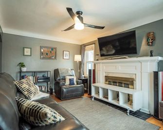 Peaceful Pretty Art and Cinema Reclining Couches - Ferndale - Living room