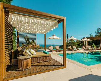 My Suite - Anthousa - Zwembad