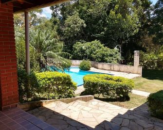 Country house in a gated community - lots of greenery, home office and craft beer - Ibiúna-SP - Ibiúna - Piscina