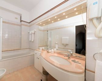 Hotel Morchio Mhotelsgroup - Diano Marina - Baño