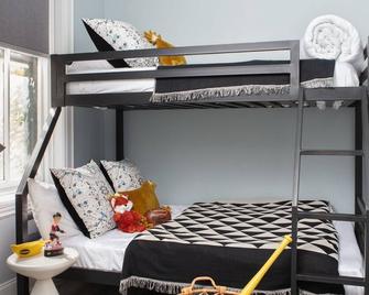 The Neighborhood Hotel - Lincoln Park 203 - Two Bedroom - שיקאגו - חדר שינה