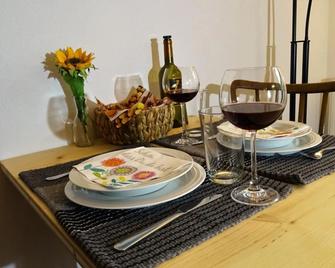 Lovely, central apartment with balcony - Innsbruck - Comedor