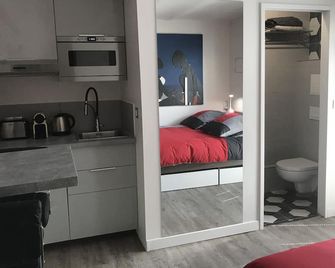 Independent & High Comfort 1 Room Apt. With Garden 30 min from Paris - Pontoise - Cocina