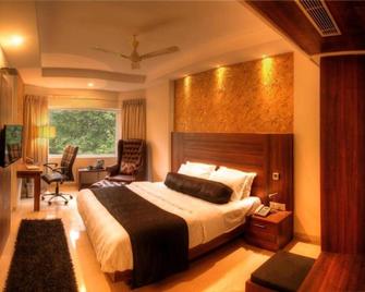 The Dawn Hotel - 邁索爾 - 臥室