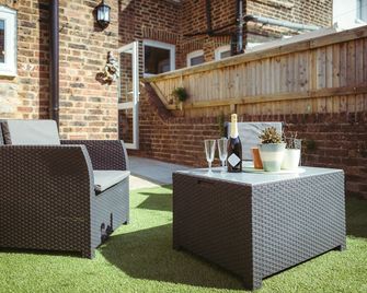 Old Town Cottage - Eastbourne - Patio