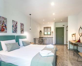 3 Goddesses - Skiathos - Bedroom