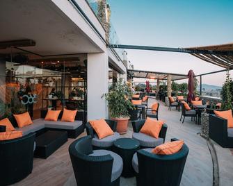 فندق مونارك - أديس أبابا - شرفة مرصوفة