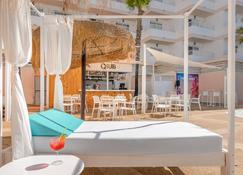 Apartamentos Vibra Tropical Garden - Ibiza-Stadt - Innenhof