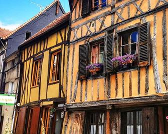 Cosy Normandy - 03 - Bois-Jérôme-Saint-Ouen - Edificio