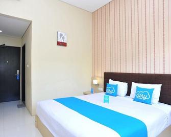 Surya Lombok Hotel - Mataram - Ložnice